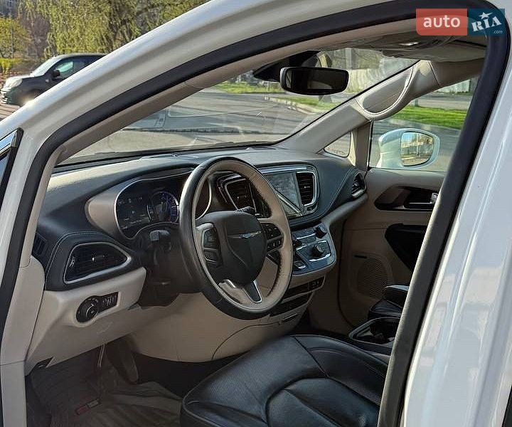 Універсал Chrysler Pacifica 2018 в Дніпрі фото 5 Універсал Chrysler Pacifica 2018 в Дніпрі