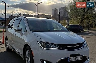 Универсал Chrysler Pacifica 2018 в Днепре