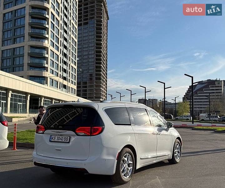 Універсал Chrysler Pacifica 2018 в Дніпрі фото 15 Універсал Chrysler Pacifica 2018 в Дніпрі