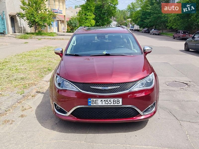 Минивэн Chrysler Pacifica 2018 в Николаеве