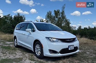 Мінівен Chrysler Pacifica 2019 в Коростені