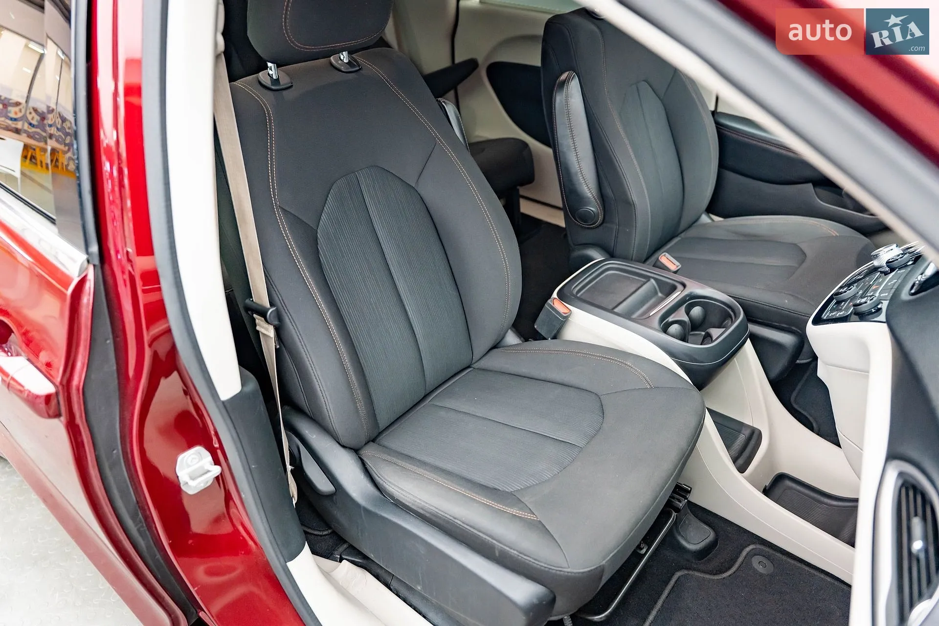 2018 Chrysler Pacifica - мініатюра 21
