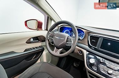 Мінівен Chrysler Pacifica 2018 в Києві