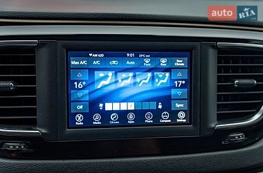 Мінівен Chrysler Pacifica 2018 в Києві