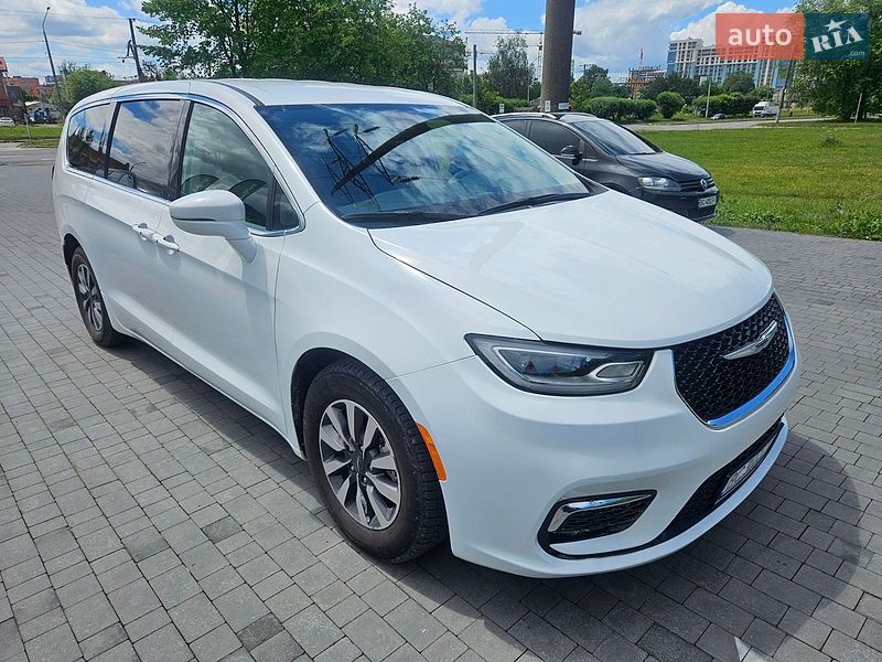Мінівен Chrysler Pacifica 2022 в Львові