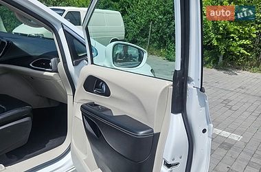 Мінівен Chrysler Pacifica 2022 в Львові