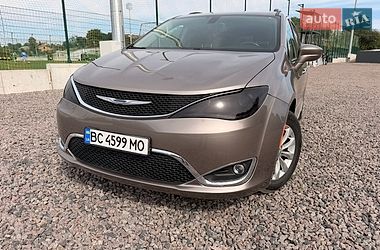 chrysler pacifica 2017 в Львов от профессионального продавца Ігор К