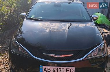 Універсал Chrysler Pacifica 2019 в Вінниці