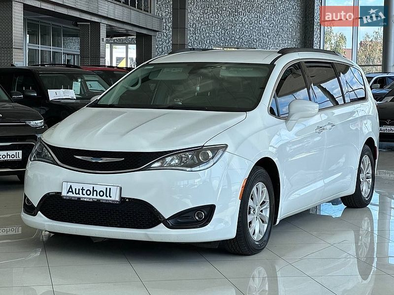 Мінівен Chrysler Pacifica 2017 в Одесі фото Мінівен Chrysler Pacifica 2017 в Одесі