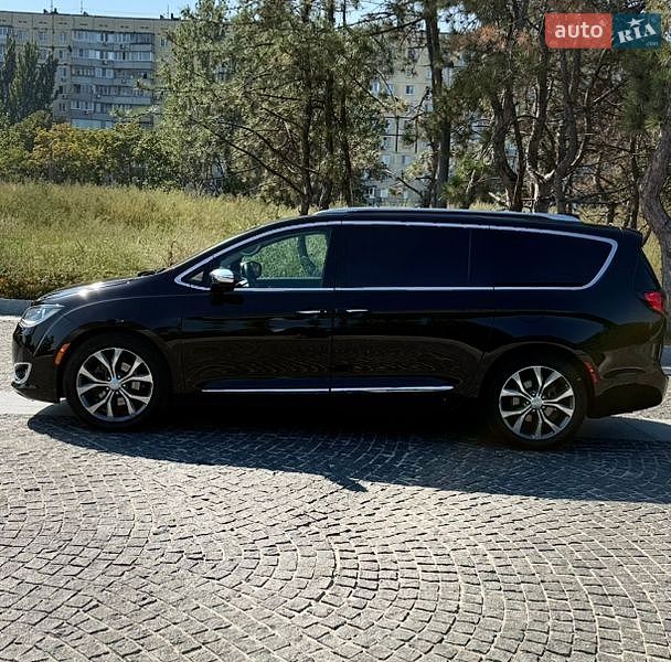 Минивэн Chrysler Pacifica 2016 в Днепре фото 3 Минивэн Chrysler Pacifica 2016 в Днепре