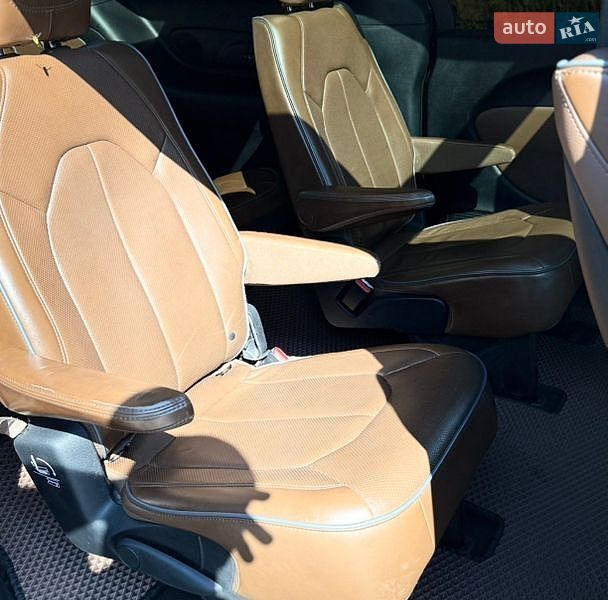 Минивэн Chrysler Pacifica 2016 в Днепре фото 16 Минивэн Chrysler Pacifica 2016 в Днепре