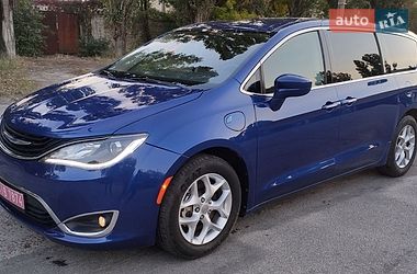 Минивэн Chrysler Pacifica 2018 в Запорожье