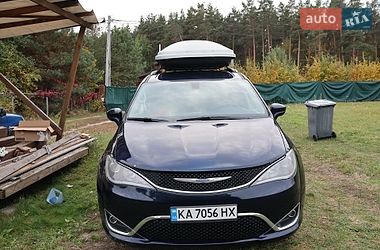 Мінівен Chrysler Pacifica 2018 в Києві