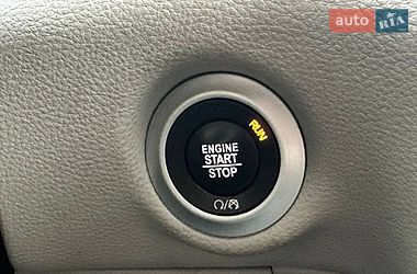 Мінівен Chrysler Pacifica 2017 в Києві