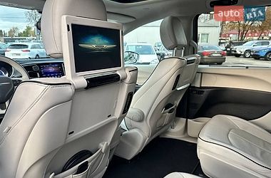 Мінівен Chrysler Pacifica 2017 в Києві