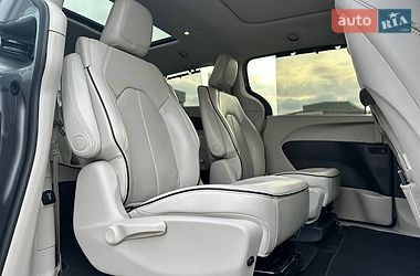 Мінівен Chrysler Pacifica 2017 в Києві