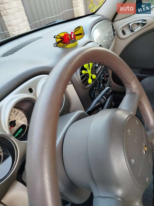 Седан Chrysler PT Cruiser 2003 в Умані