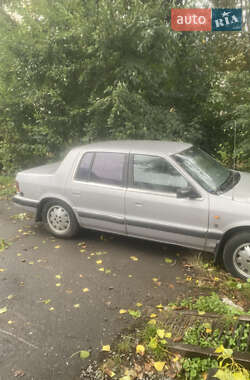 Седан Chrysler Saratoga 1990 в 