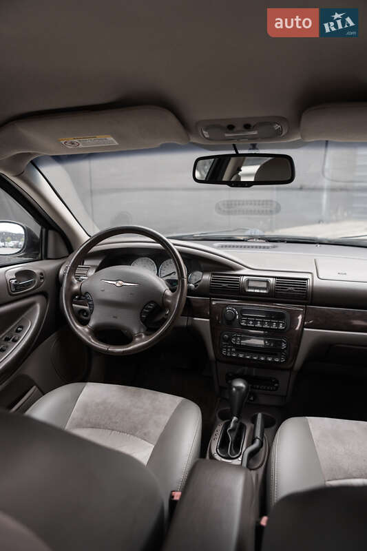 Седан Chrysler Sebring 2006 в Києві