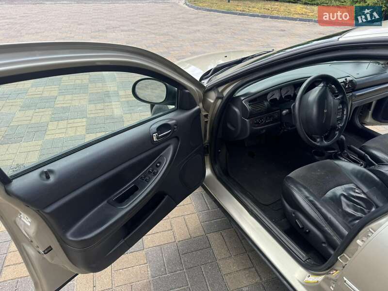 Седан Chrysler Sebring 2006 в Судовой Вишне