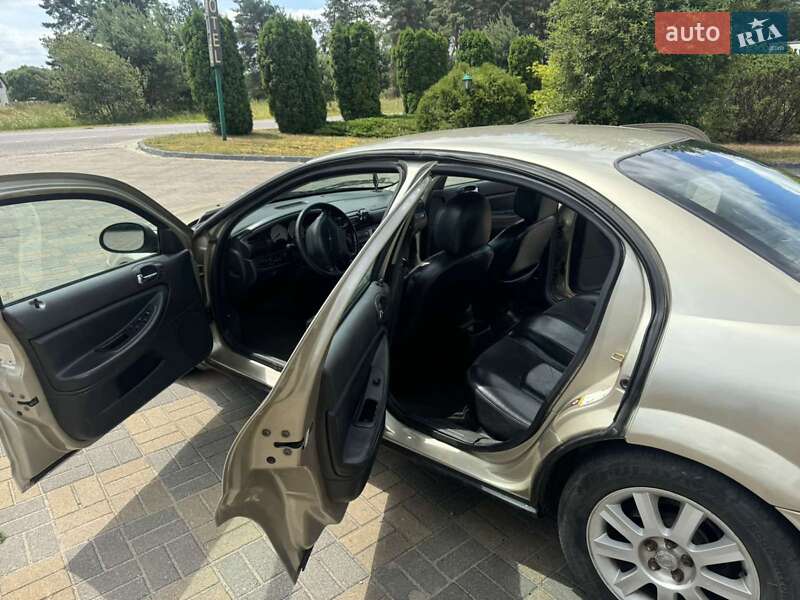 Седан Chrysler Sebring 2006 в Судовой Вишне