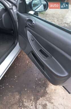 Седан Chrysler Sebring 2004 в 