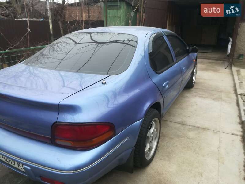 Седан Chrysler Stratus 1995 в Виннице