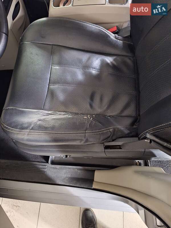 Мінівен Chrysler Town & Country 2013 в Києві