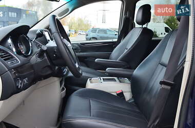 Минивэн Chrysler Town & Country 2012 в Киеве