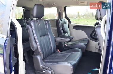 Минивэн Chrysler Town & Country 2012 в Киеве