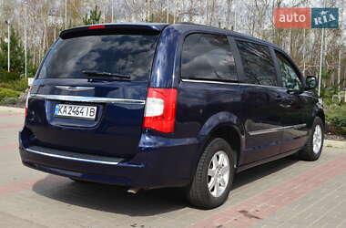 Минивэн Chrysler Town & Country 2012 в Киеве