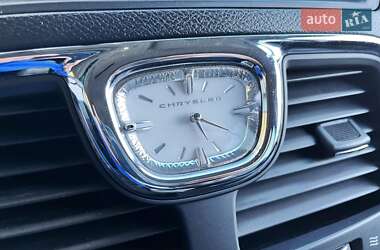 Минивэн Chrysler Town & Country 2012 в Хмельницком