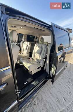 Минивэн Chrysler Town & Country 2014 в Киеве