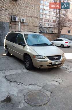 Минивэн Chrysler Town & Country 1998 в Киеве