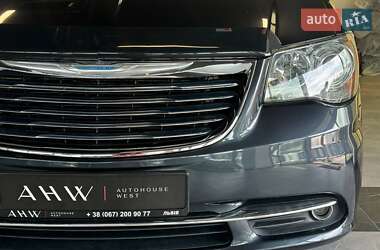 Мікровен Chrysler Town & Country 2012 в 