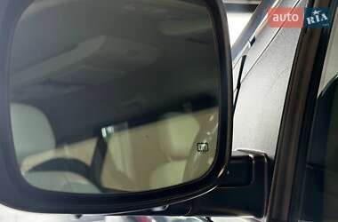 Мікровен Chrysler Town & Country 2012 в 