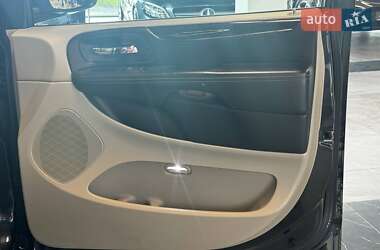 Мікровен Chrysler Town & Country 2012 в 