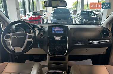 Мікровен Chrysler Town & Country 2012 в 