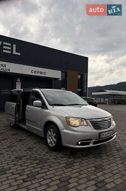 Мінівен Chrysler Town & Country 2012 в Іршаві
