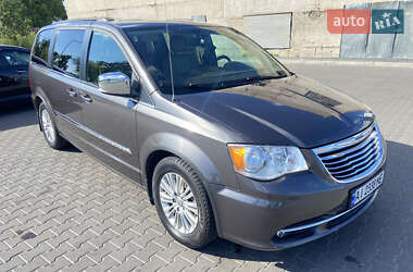 Мінівен Chrysler Town & Country 2014 в Василькові