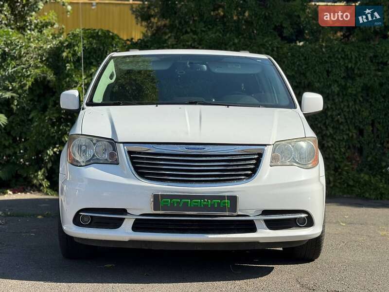 Мінівен Chrysler Town & Country 2014 в Одесі