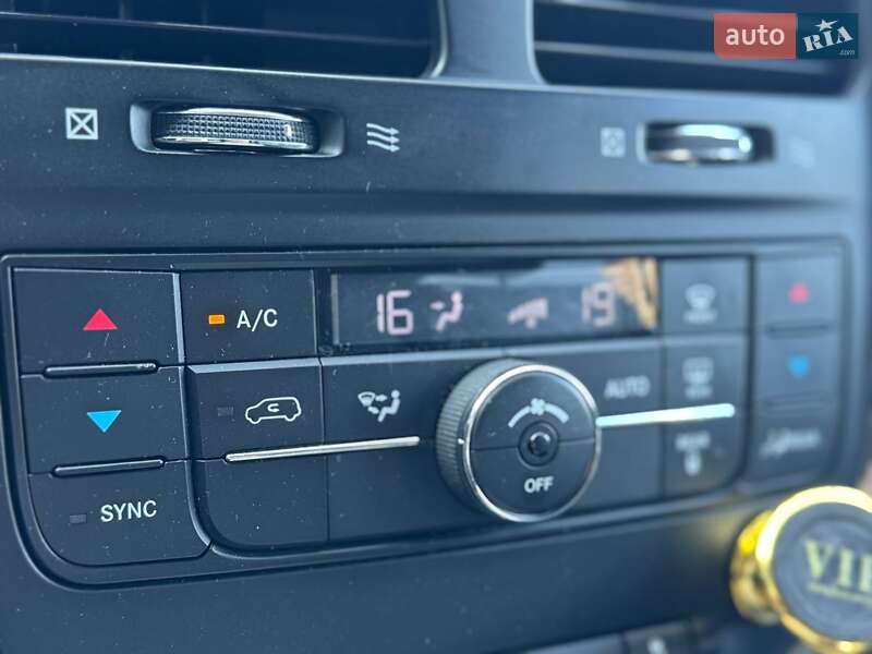 Мінівен Chrysler Town & Country 2014 в Одесі