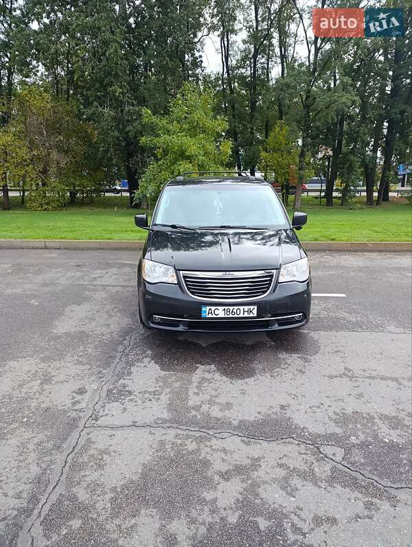 Минивэн Chrysler Town & Country 2014 в Белой Церкви