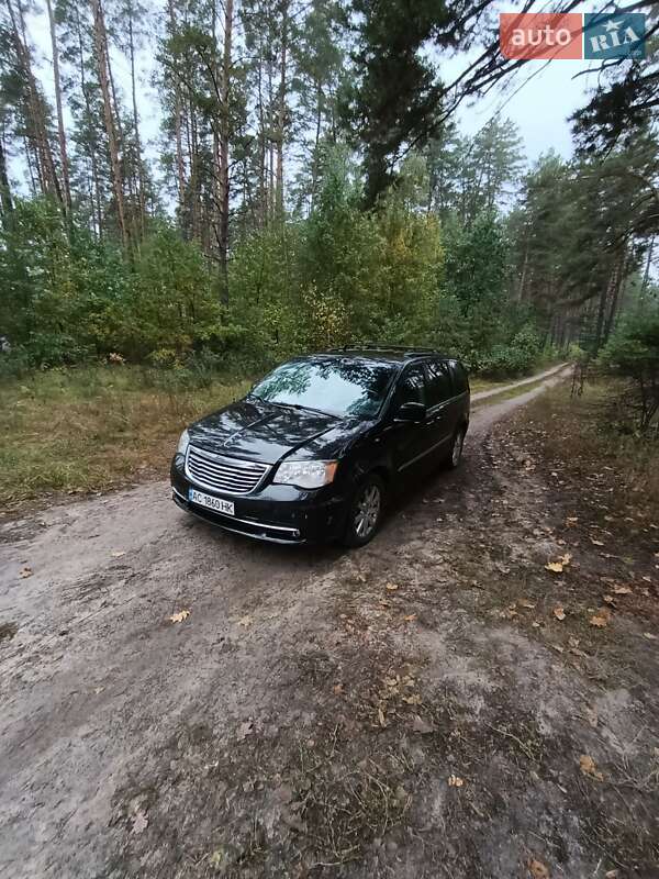 Минивэн Chrysler Town & Country 2014 в Белой Церкви
