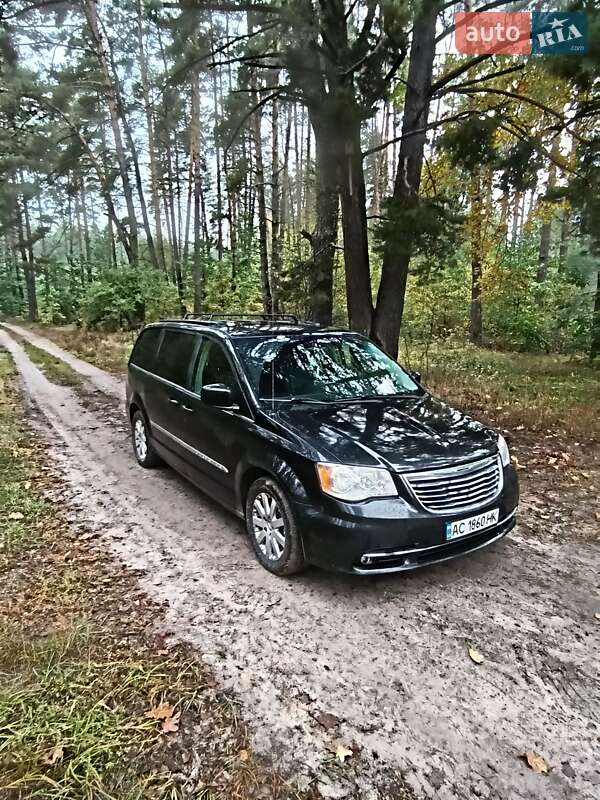 Минивэн Chrysler Town & Country 2014 в Белой Церкви