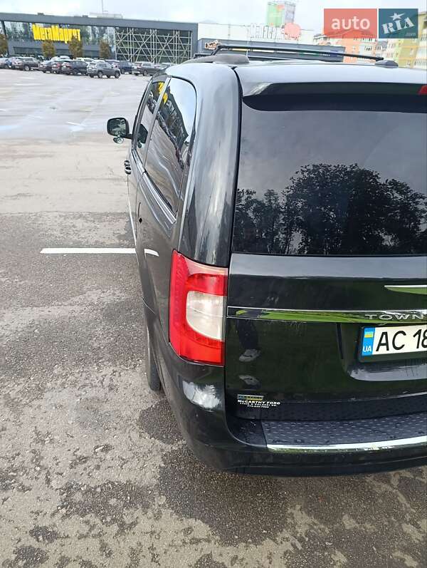 Минивэн Chrysler Town & Country 2014 в Белой Церкви