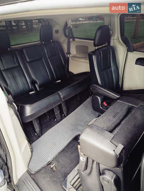 Минивэн Chrysler Town & Country 2014 в Белой Церкви