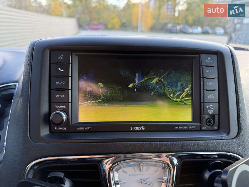 Минивэн Chrysler Town & Country 2016 в Киеве фото 19 Минивэн Chrysler Town & Country 2016 в Киеве