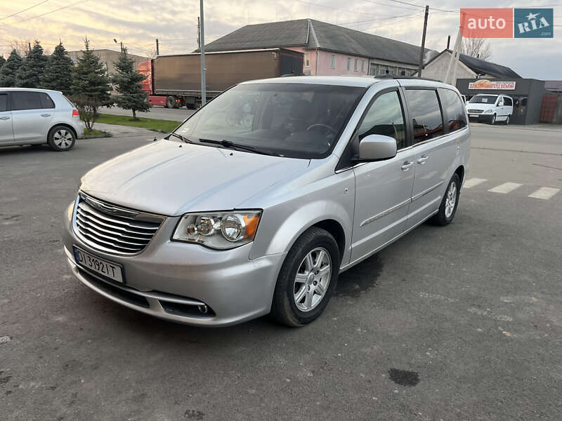 Минивэн Chrysler Town & Country 2012 в Виноградове