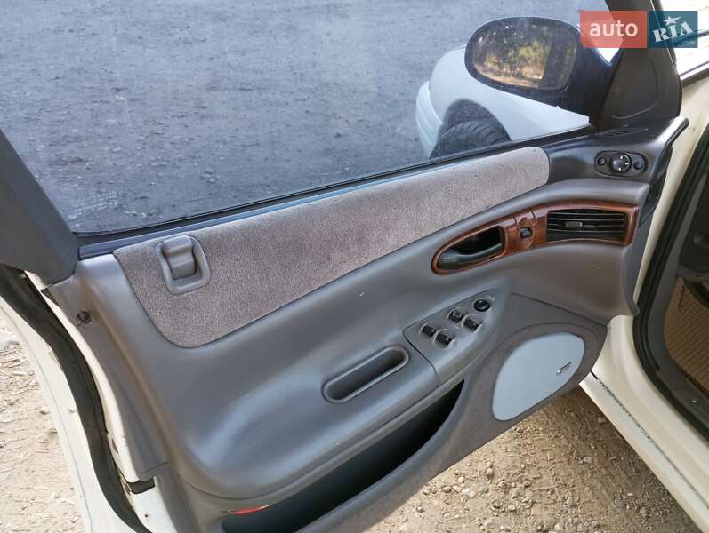 Седан Chrysler Vision 1997 в Одессе